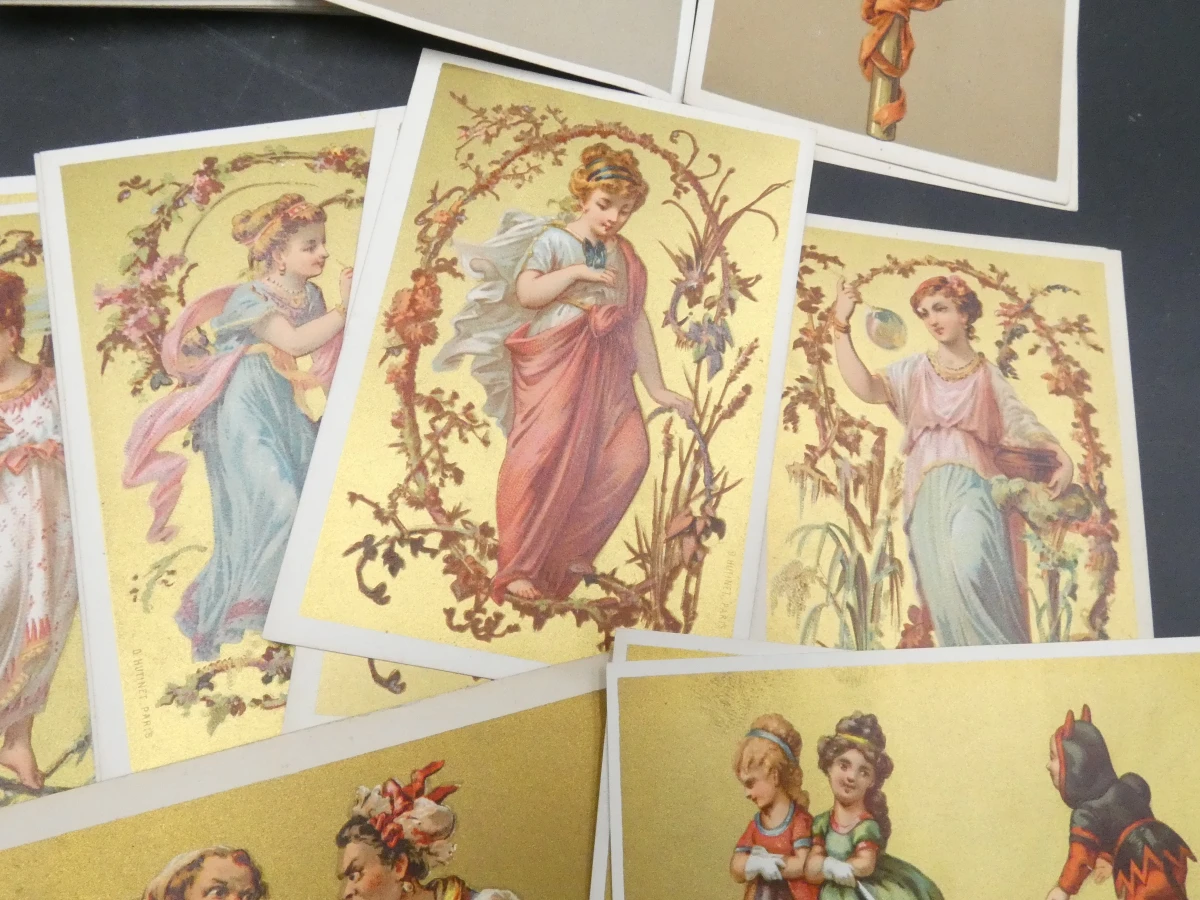 Doos met vintage prentbriefkaarten en wenskaarten - foto 14