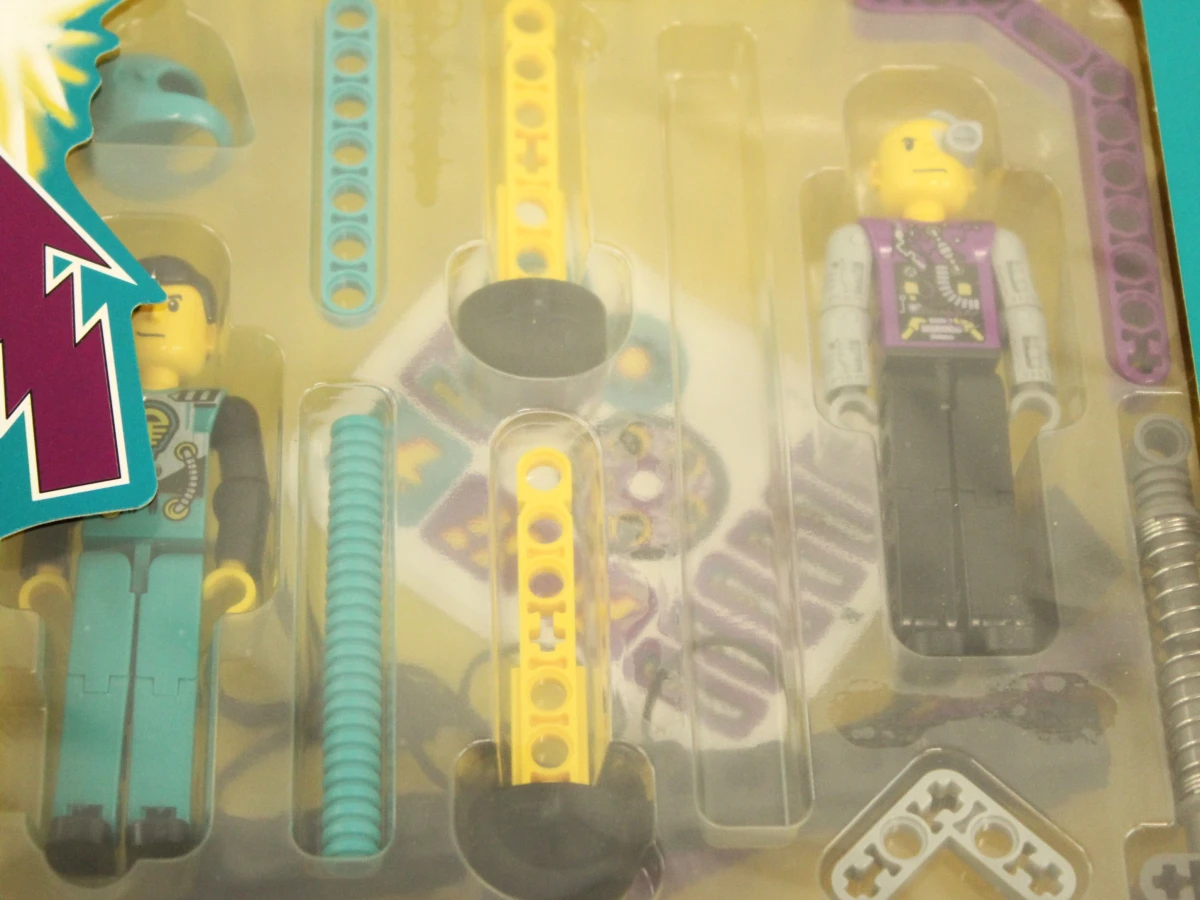 LEGO Technic "Blue Flash Versus The Arachnophob" set - foto 7
