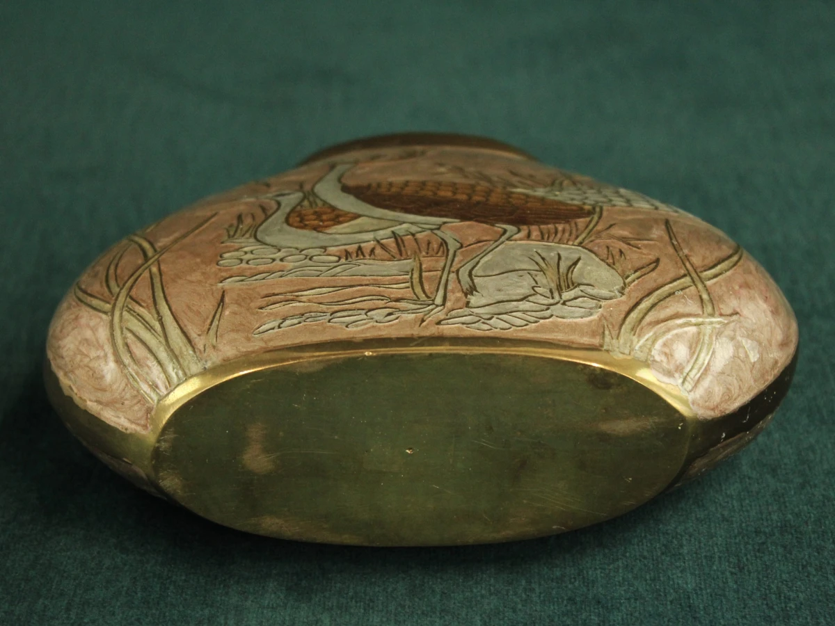 Decoratieve metalen vaas met vogelmotief - foto 7