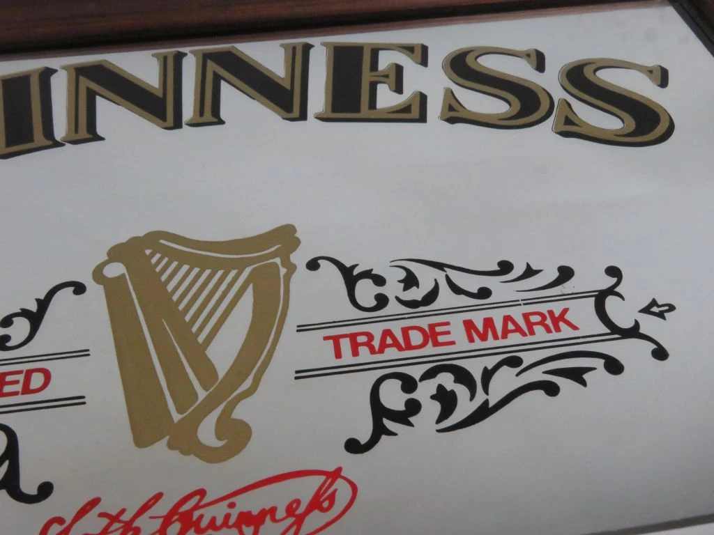 Guinness Extra Stout spiegel met houten lijst - foto 7