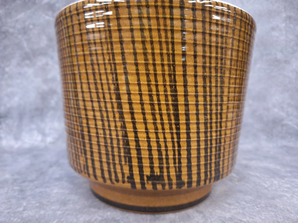 Vintage bloempot / overpot met sgraffito reliëfpatroon - foto 3