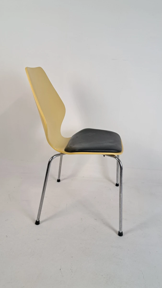 Set van 2 vintage gele houten stoelen, 1 met armleuning - foto 5