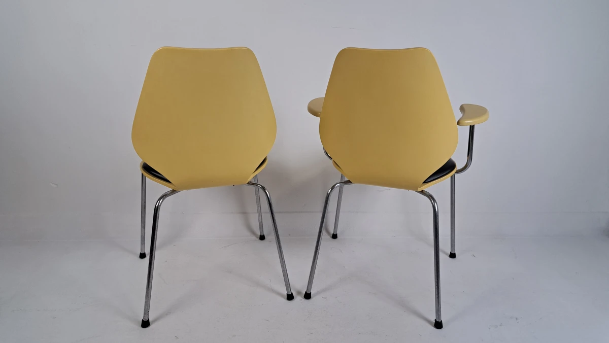 Set van 2 vintage gele houten stoelen, 1 met armleuning - foto 8