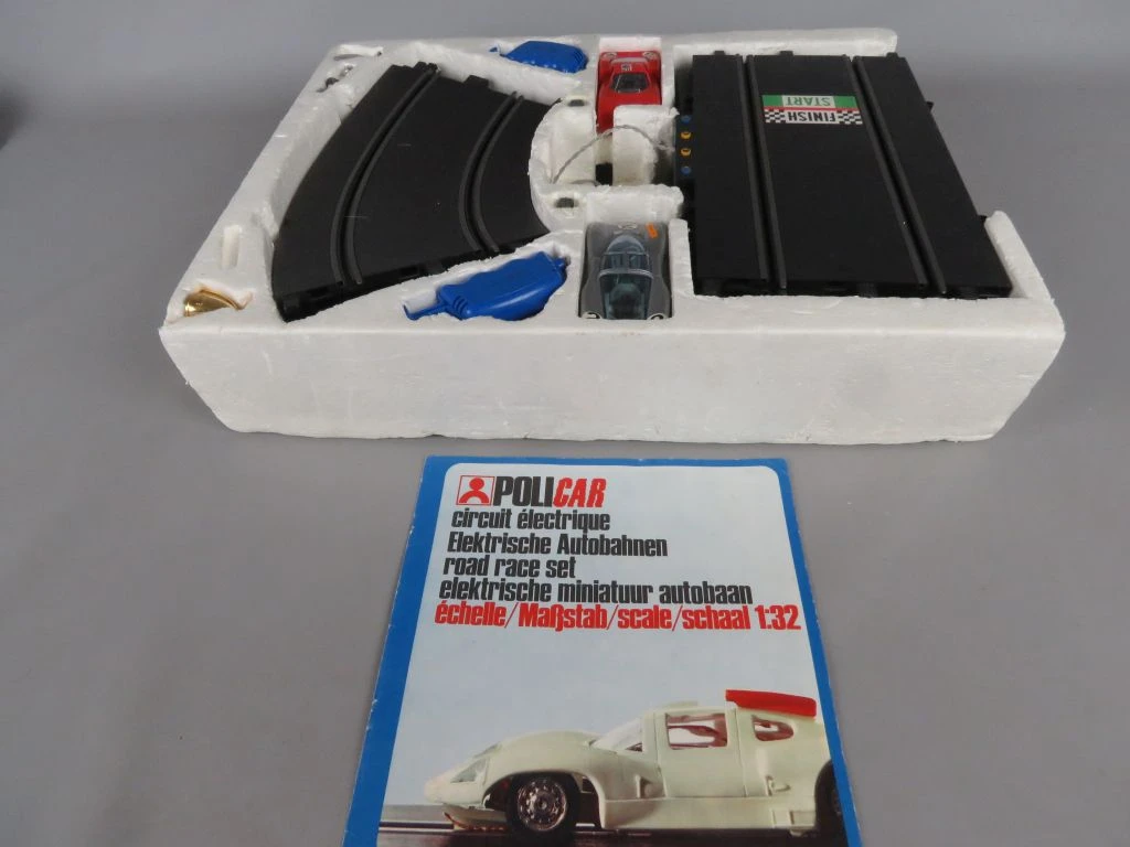 Policar elektrische autoracebaan 1:32 met twee raceauto's - foto 2