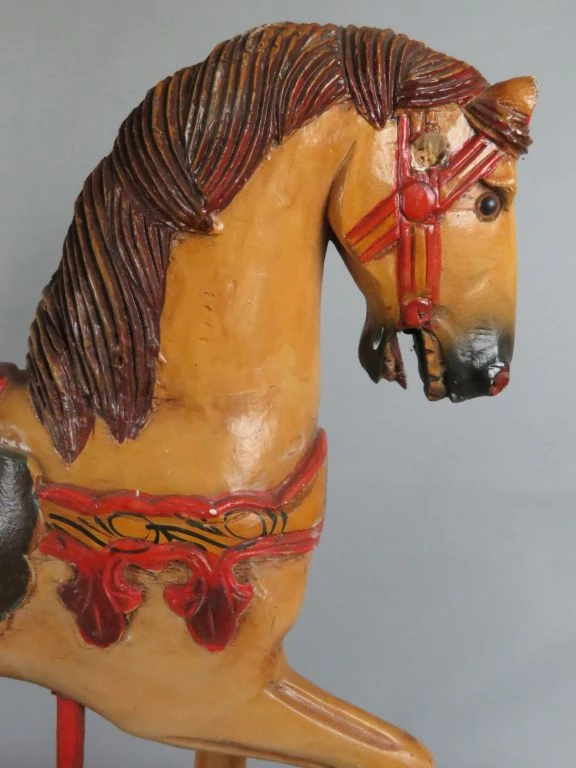 Houten hobbelpaard met wieltjes en paardenstaart - foto 5