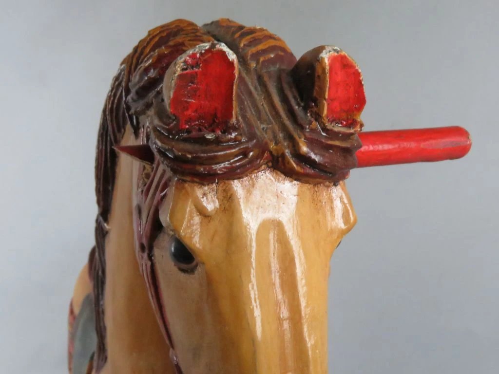 Houten hobbelpaard met wieltjes en paardenstaart - foto 6