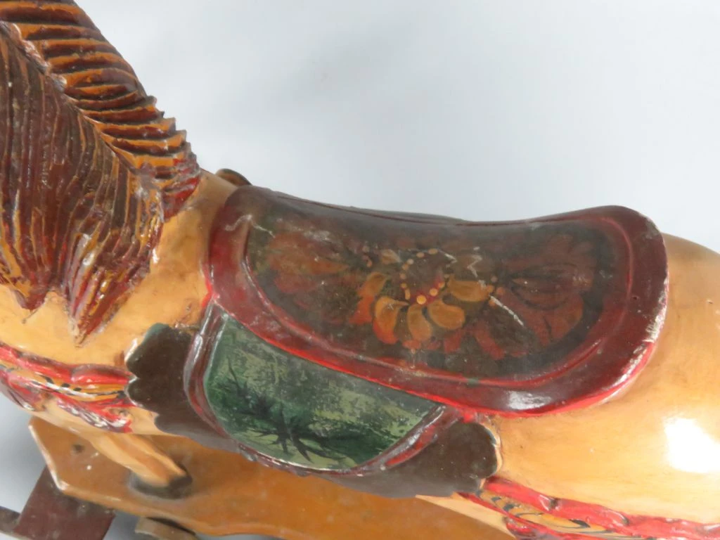 Houten hobbelpaard met wieltjes en paardenstaart - foto 12