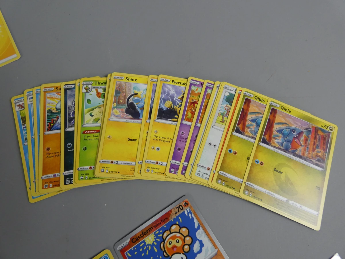 Pokémon Kaarten Collectie met Blik, Sleeves en Accessoires - foto 4