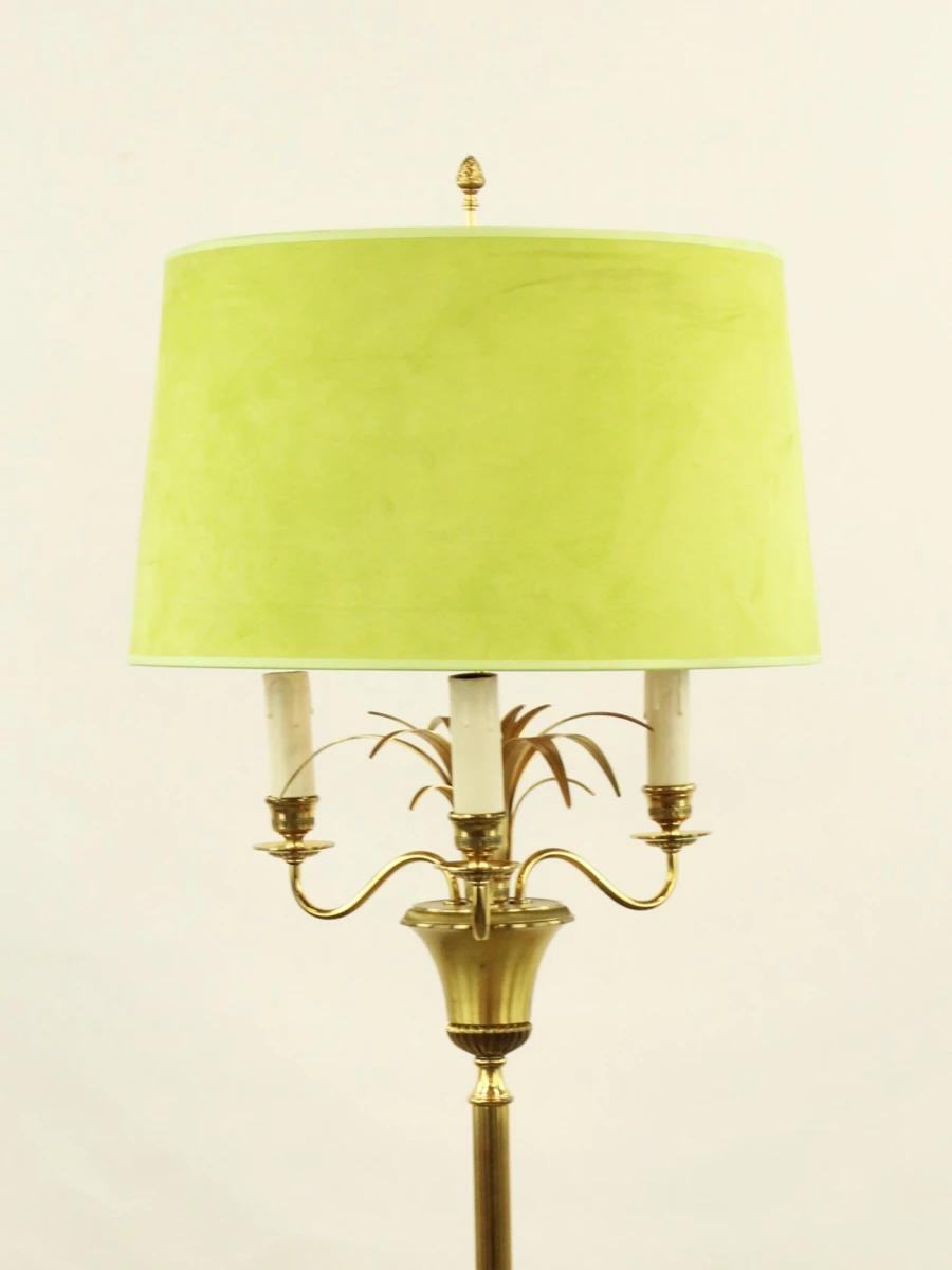 Hollywood Regency stijl staande lamp met groene kap en messing details - foto 2