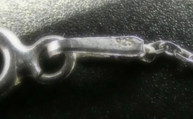 Kleurrijke hanger aan schakelketting - foto 6