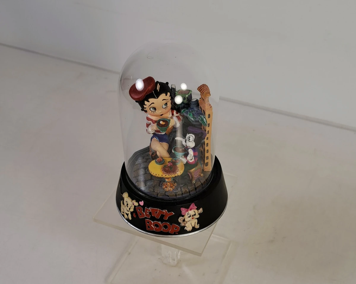 Beeldjes 'Spirit of the Mountain Lion' en Betty Boop - foto 7
