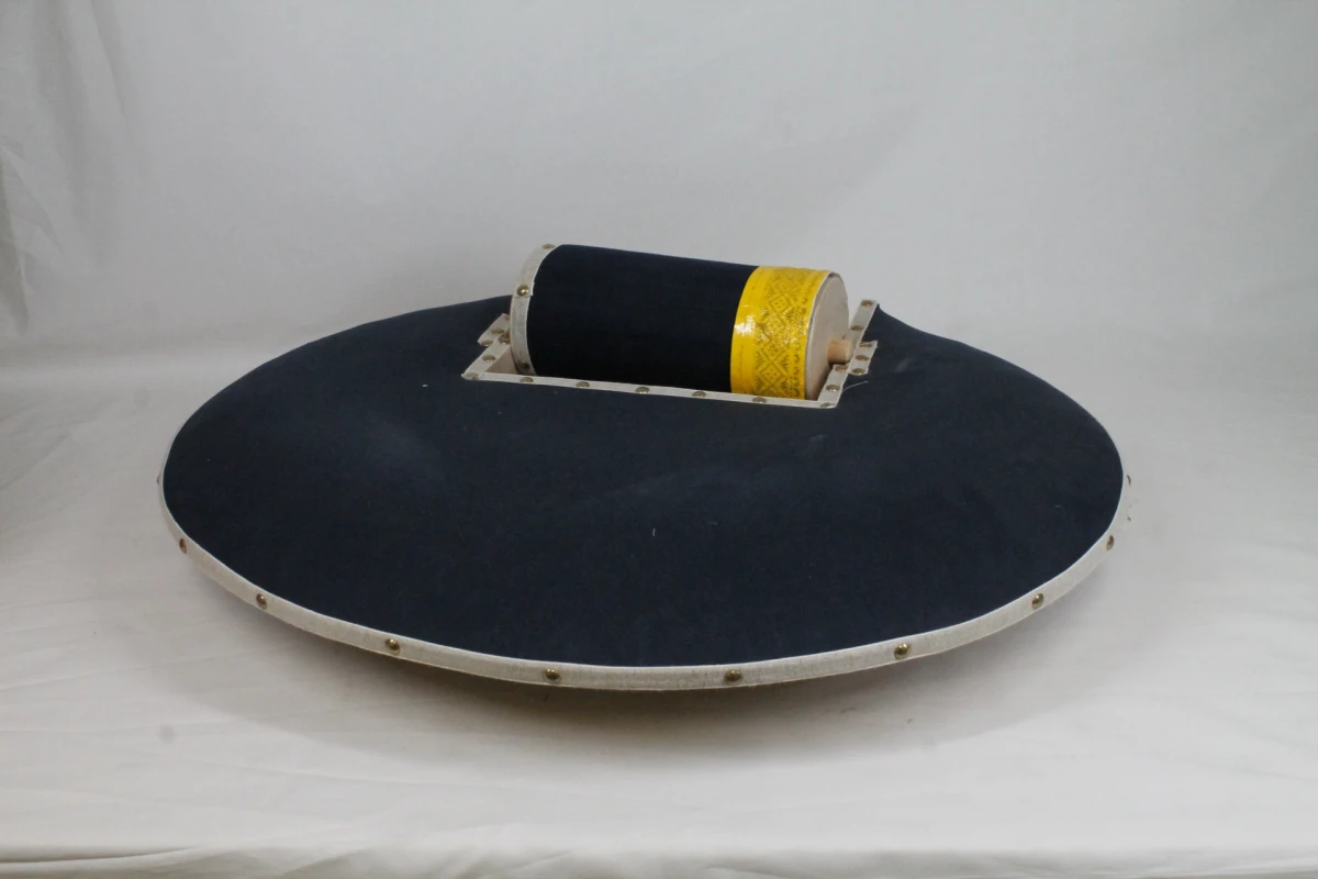 Antieke kantklosplank met houten klosjes - foto 7