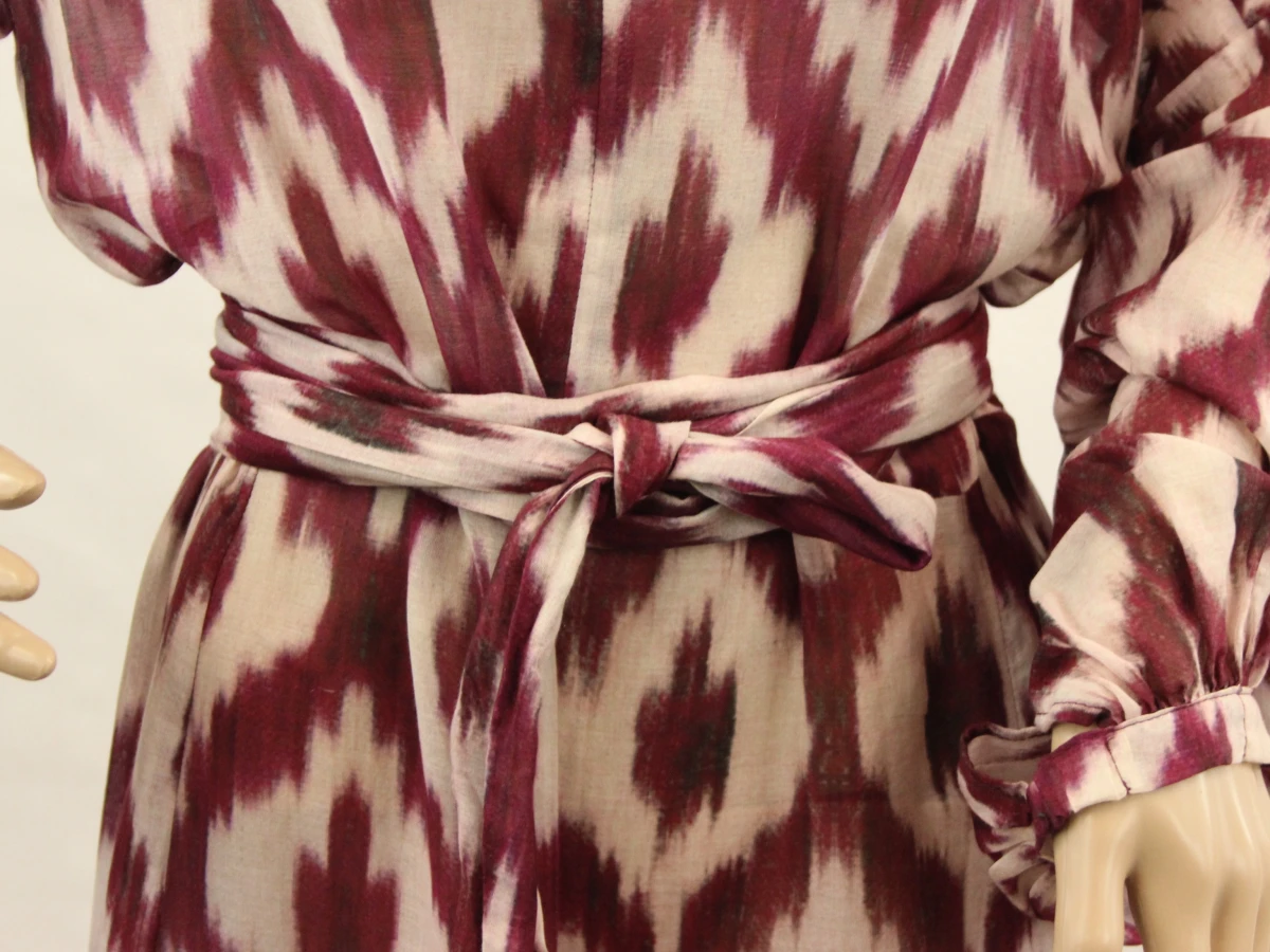 Bazar Deluxe maxi jurk met paarsrode-wit patroon en ceintuur - maat: 40 - foto 6