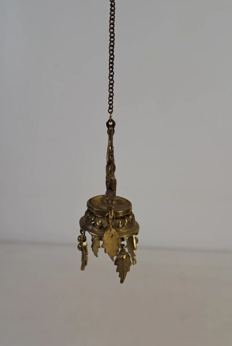 Decoratieve verzameling van vijf Indiase messing voorwerpen - foto 3