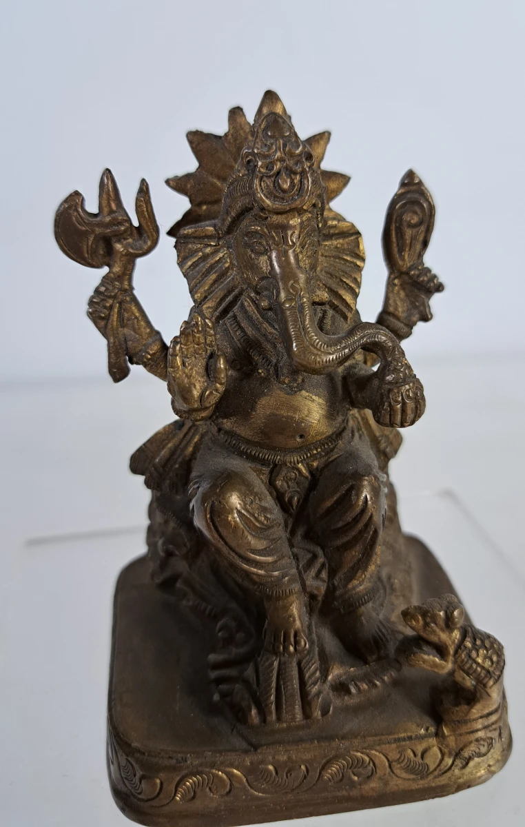 Decoratieve verzameling van vijf Indiase messing voorwerpen - foto 6