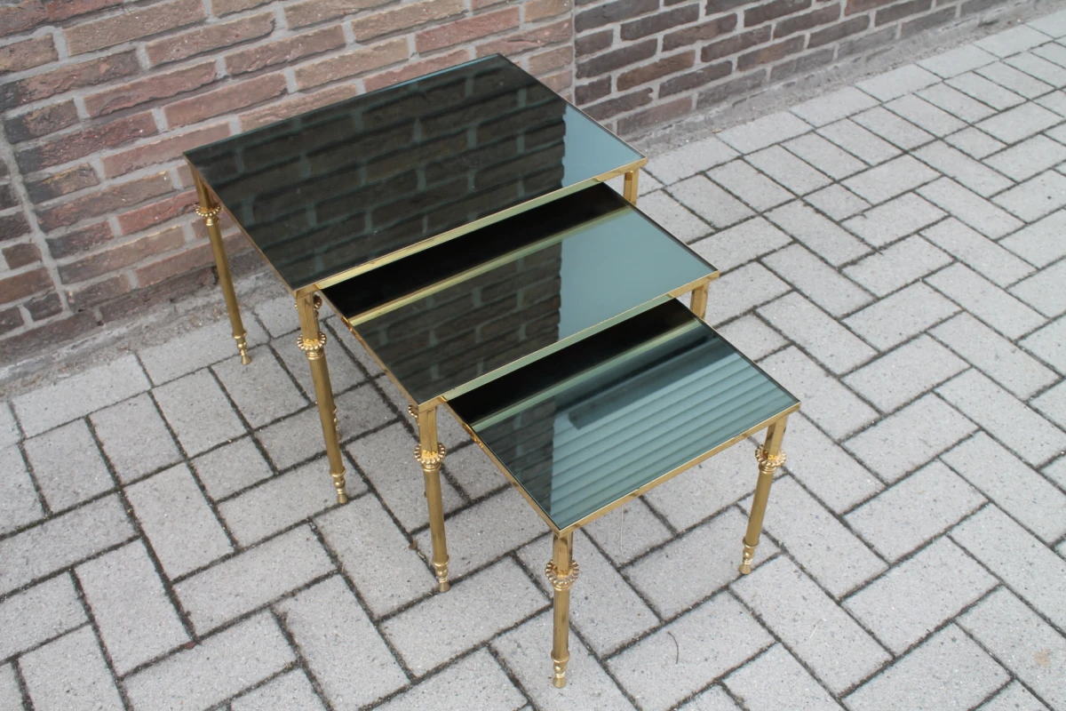 Set van 3 messing bijzettafels met glazen bladen - foto 2