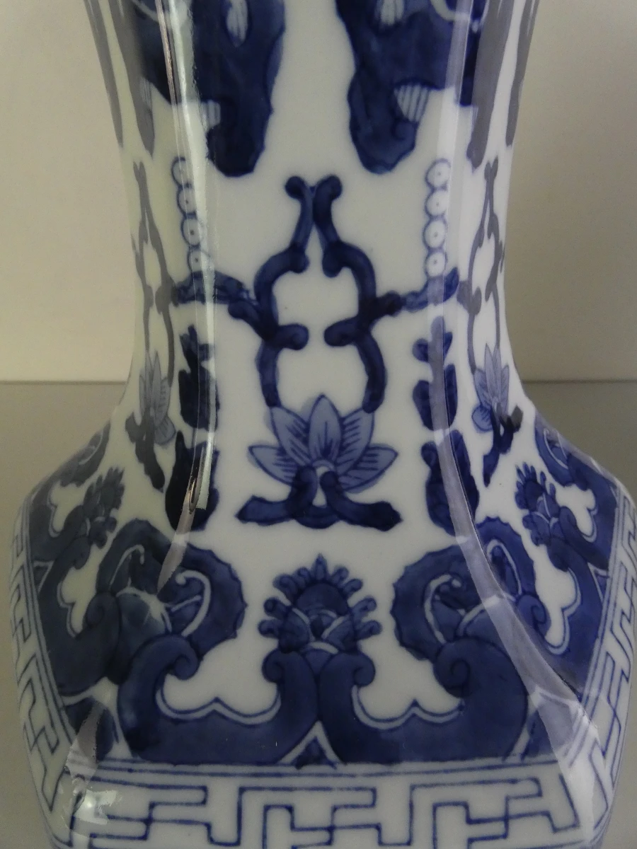 Set van 2 handgeschilderde Chinese porseleinen vazen - foto 3