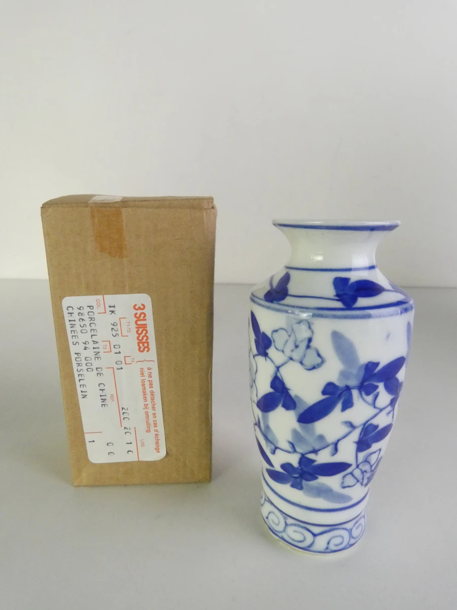 Set van 2 handgeschilderde Chinese porseleinen vazen - foto 16