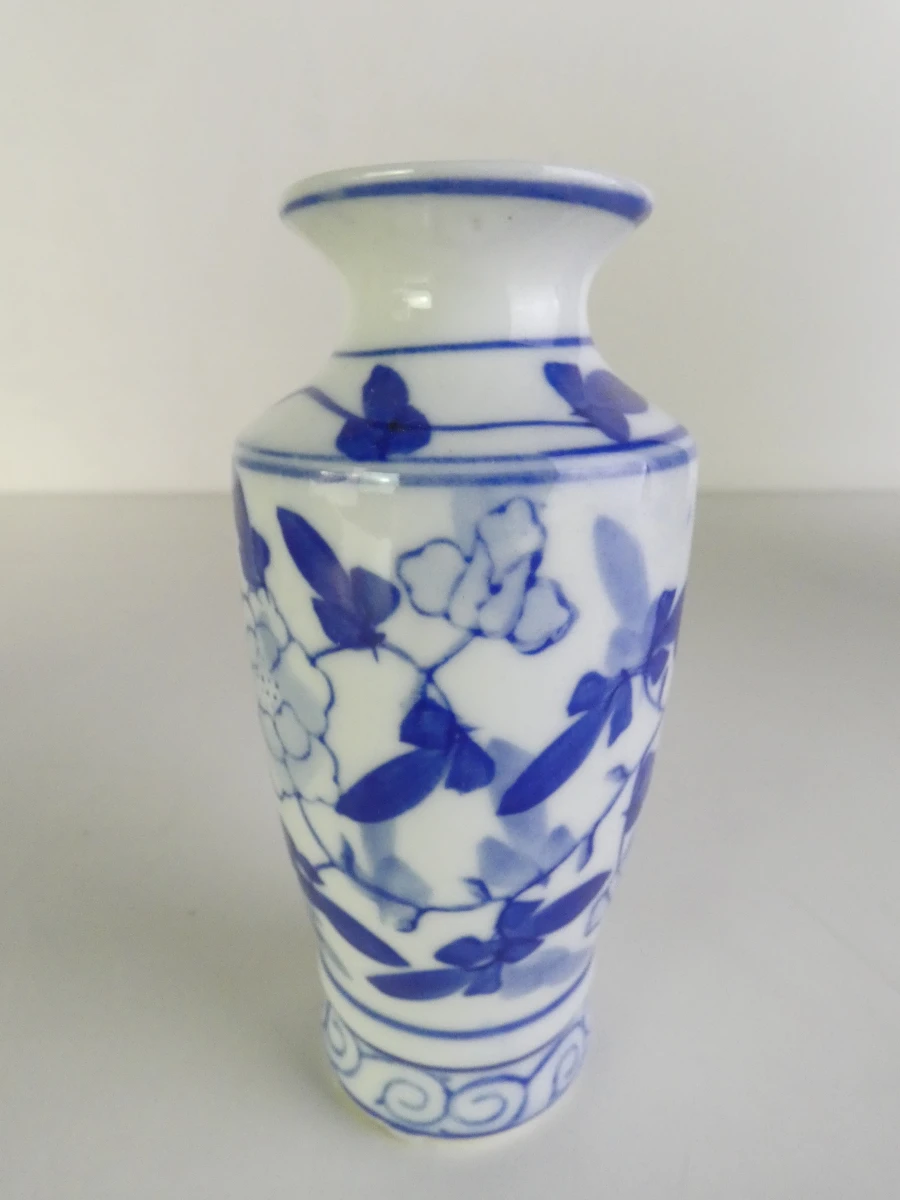 Set van 2 handgeschilderde Chinese porseleinen vazen - foto 19