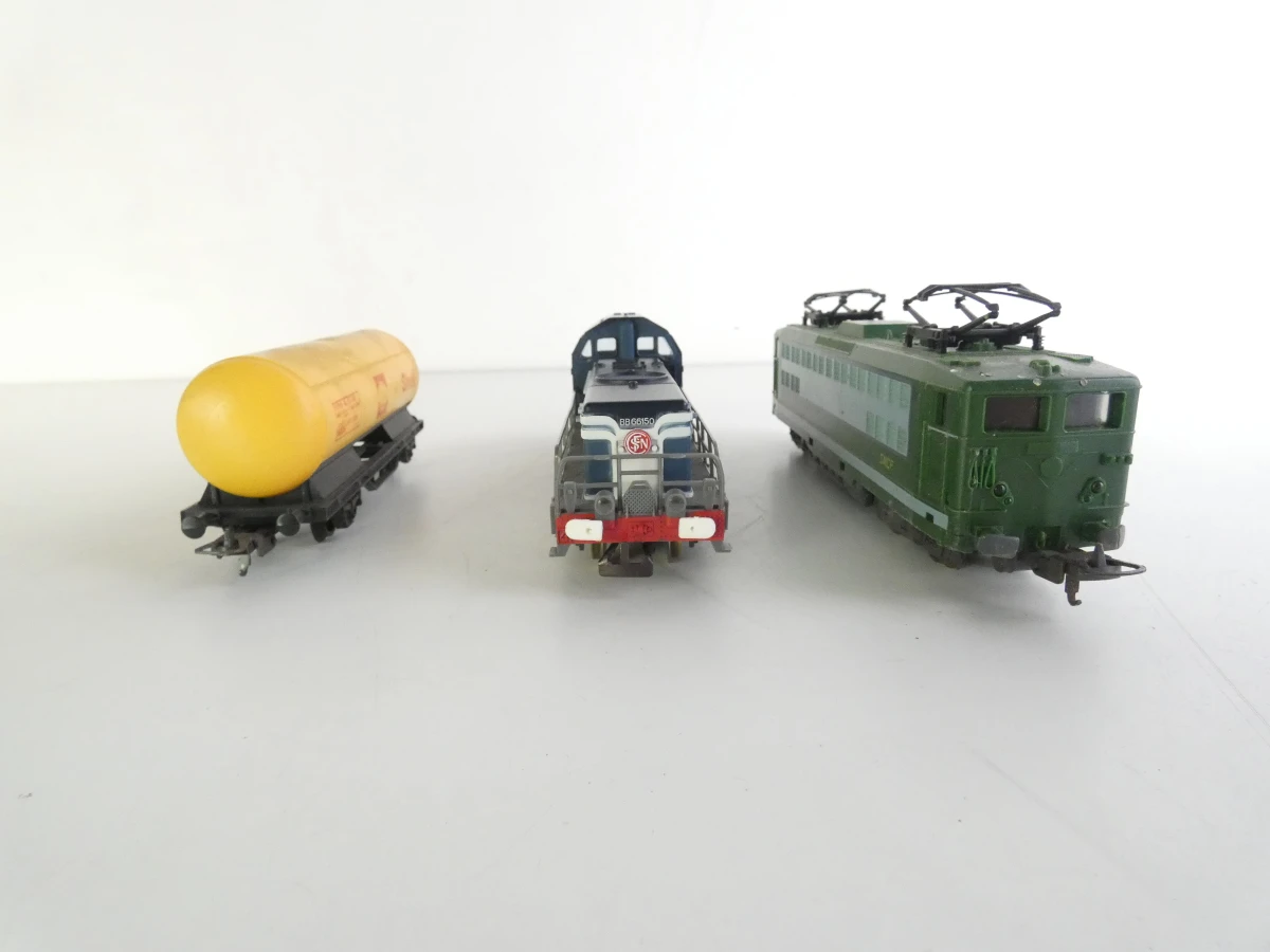 Vintage Lima modeltreinset met locomotieven, wagons, rails en landschap - foto 17