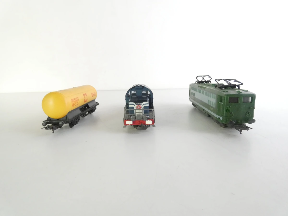 Vintage Lima modeltreinset met locomotieven, wagons, rails en landschap - foto 19