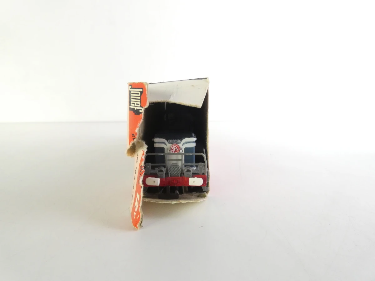 Vintage Lima modeltreinset met locomotieven, wagons, rails en landschap - foto 23