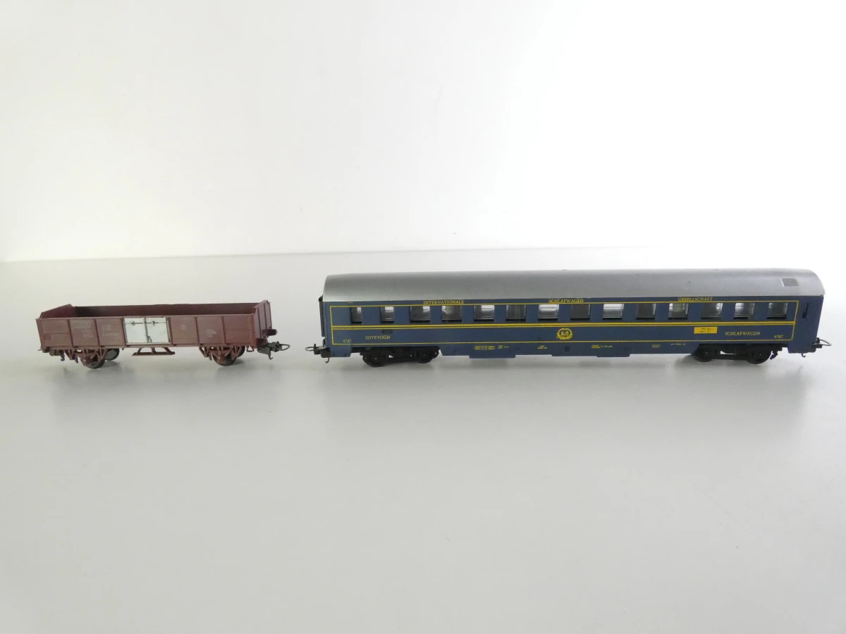 Vintage Lima modeltreinset met locomotieven, wagons, rails en landschap - foto 29