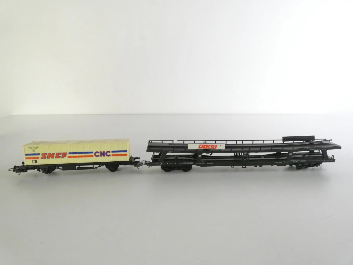 Vintage Lima modeltreinset met locomotieven, wagons, rails en landschap - foto 35