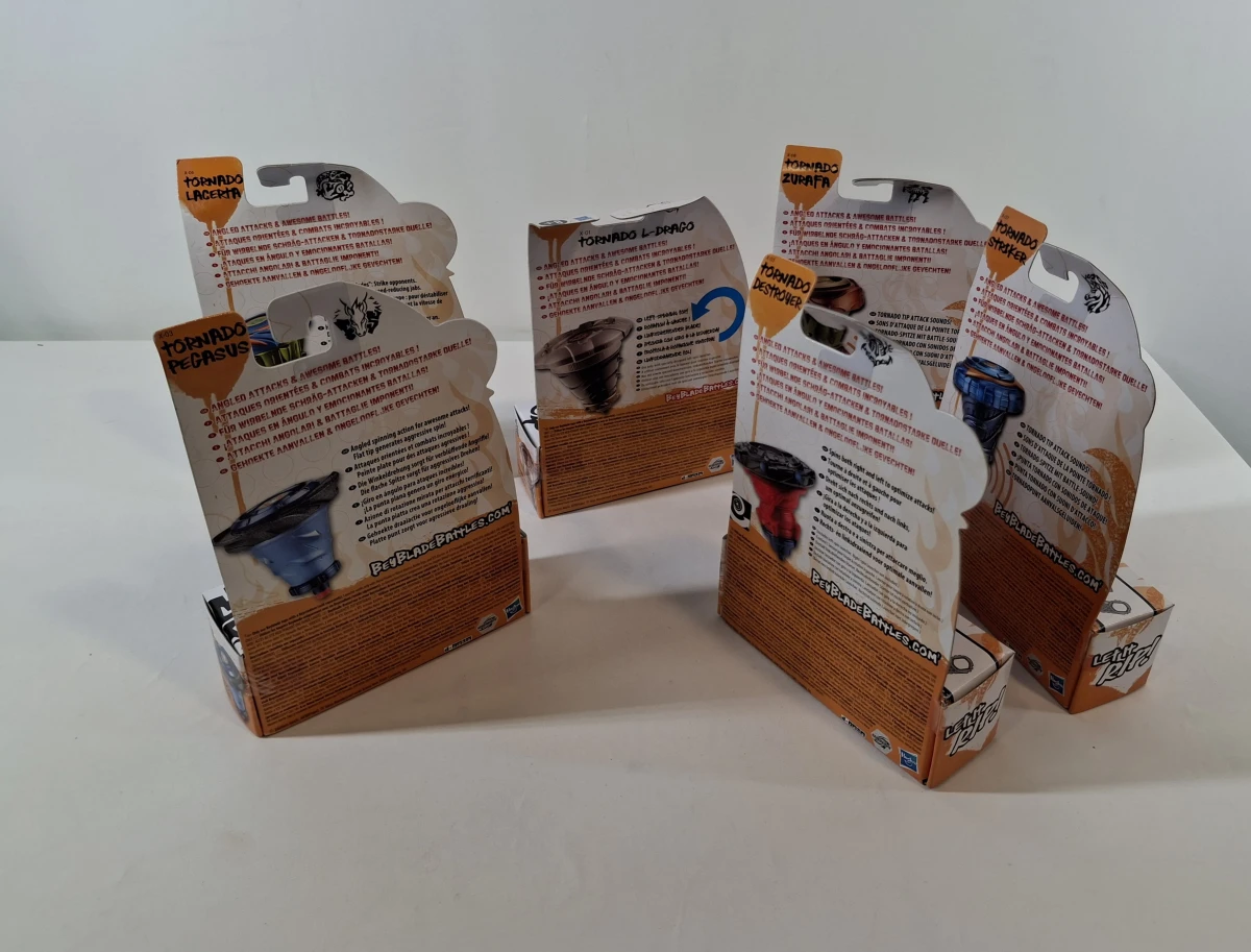 Set van 6 Beyblade Tornado Battlers - foto 8