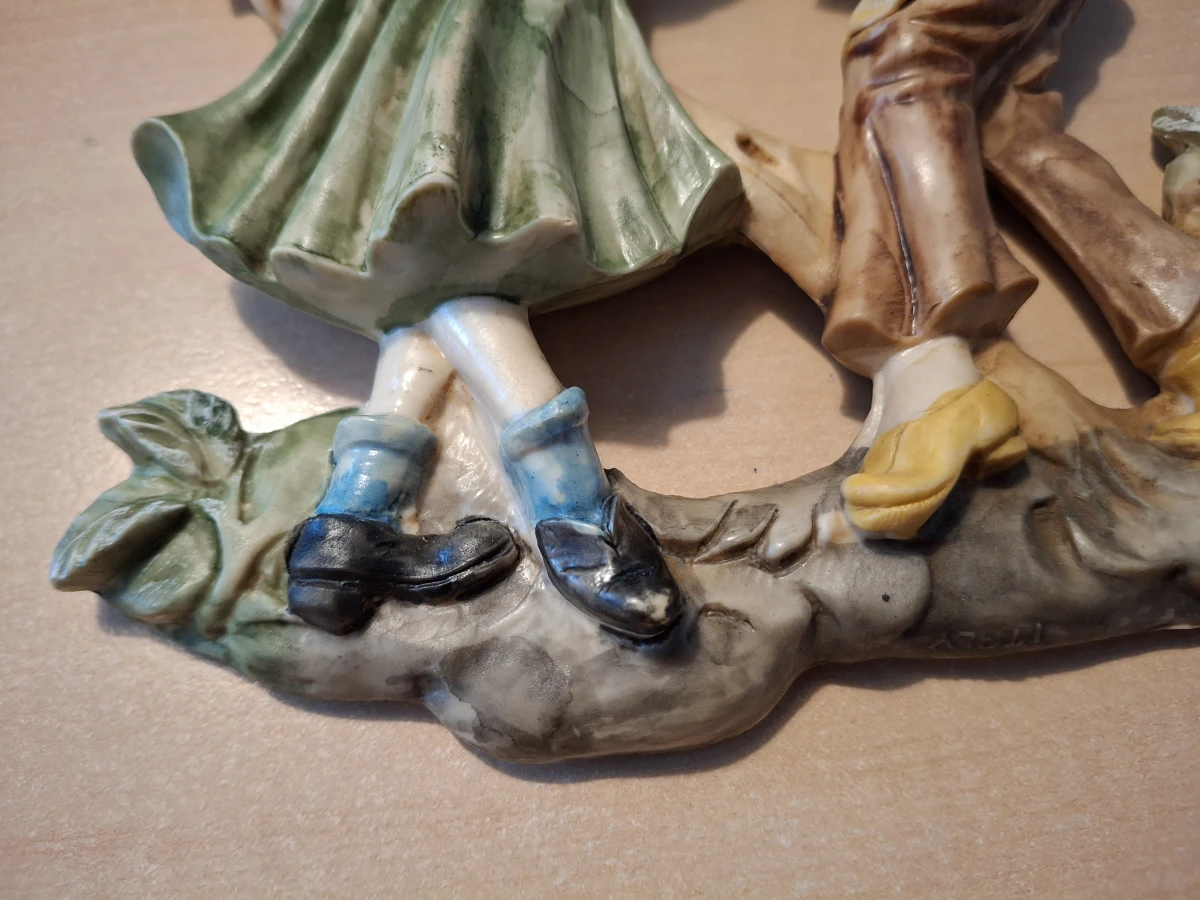 Italiaans porseleinen wandreliëf in Capodimonte-stijl - foto 3