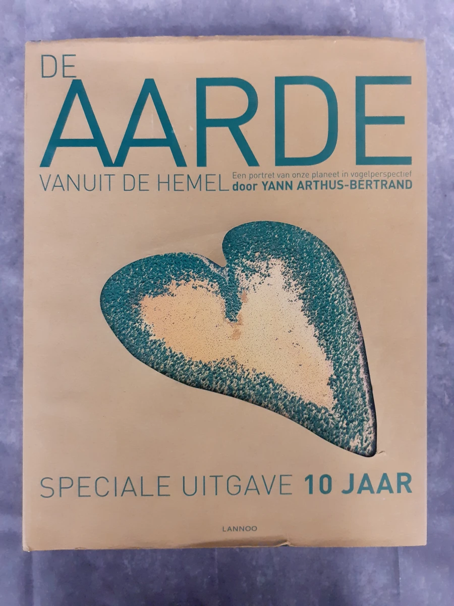 Boek: De Aarde vanuit de hemel - Een portret van onze planeet in vogelperspectief – kavel bij De Kringwinkel, Gent
