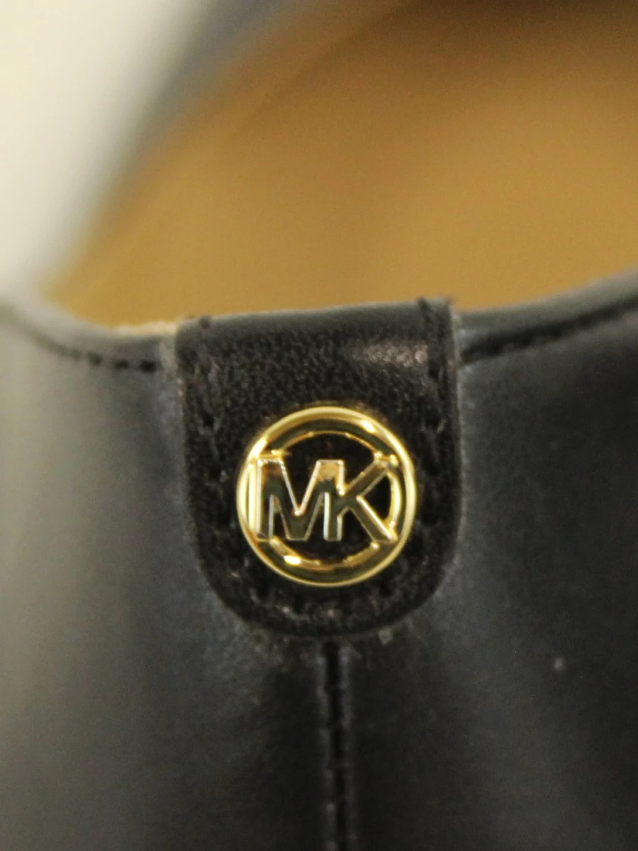 Michael Kors Klassieke damespumps in mat zwarte look - foto 4