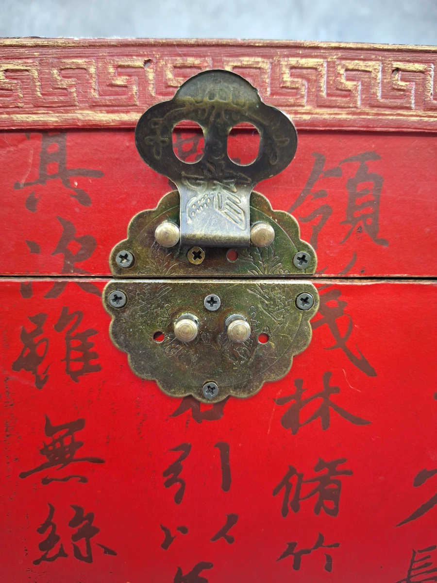 Chinees lakwerkkistje met kalligrafie en klassieke hofscène - foto 18