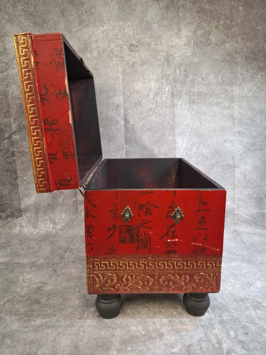 Chinees lakwerkkistje met kalligrafie en klassieke hofscène - foto 13