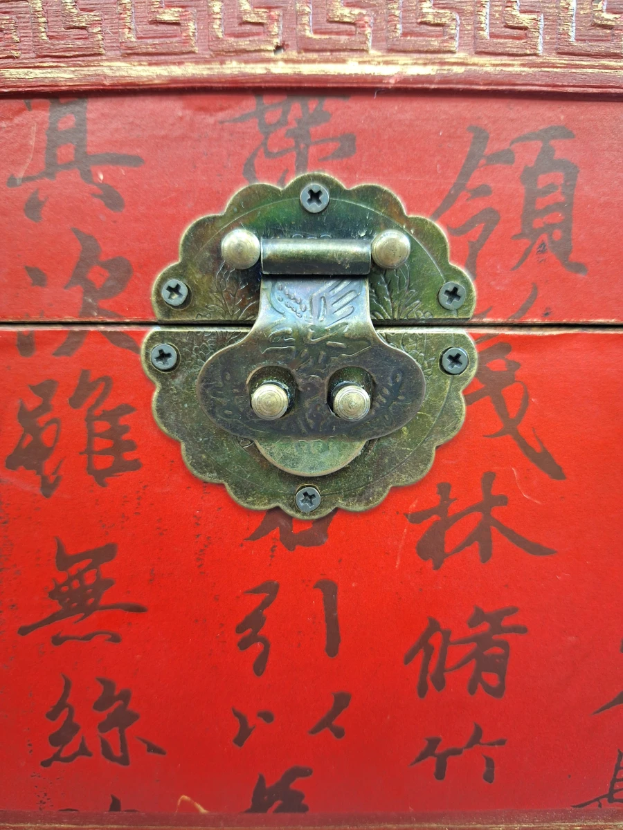 Chinees lakwerkkistje met kalligrafie en klassieke hofscène - foto 17