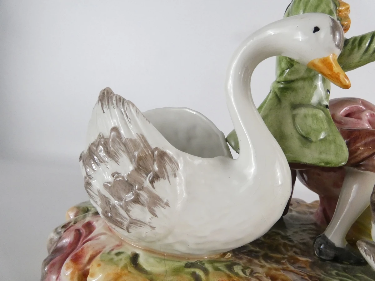 Vintage porseleinen figurengroep met zwanen - foto 3