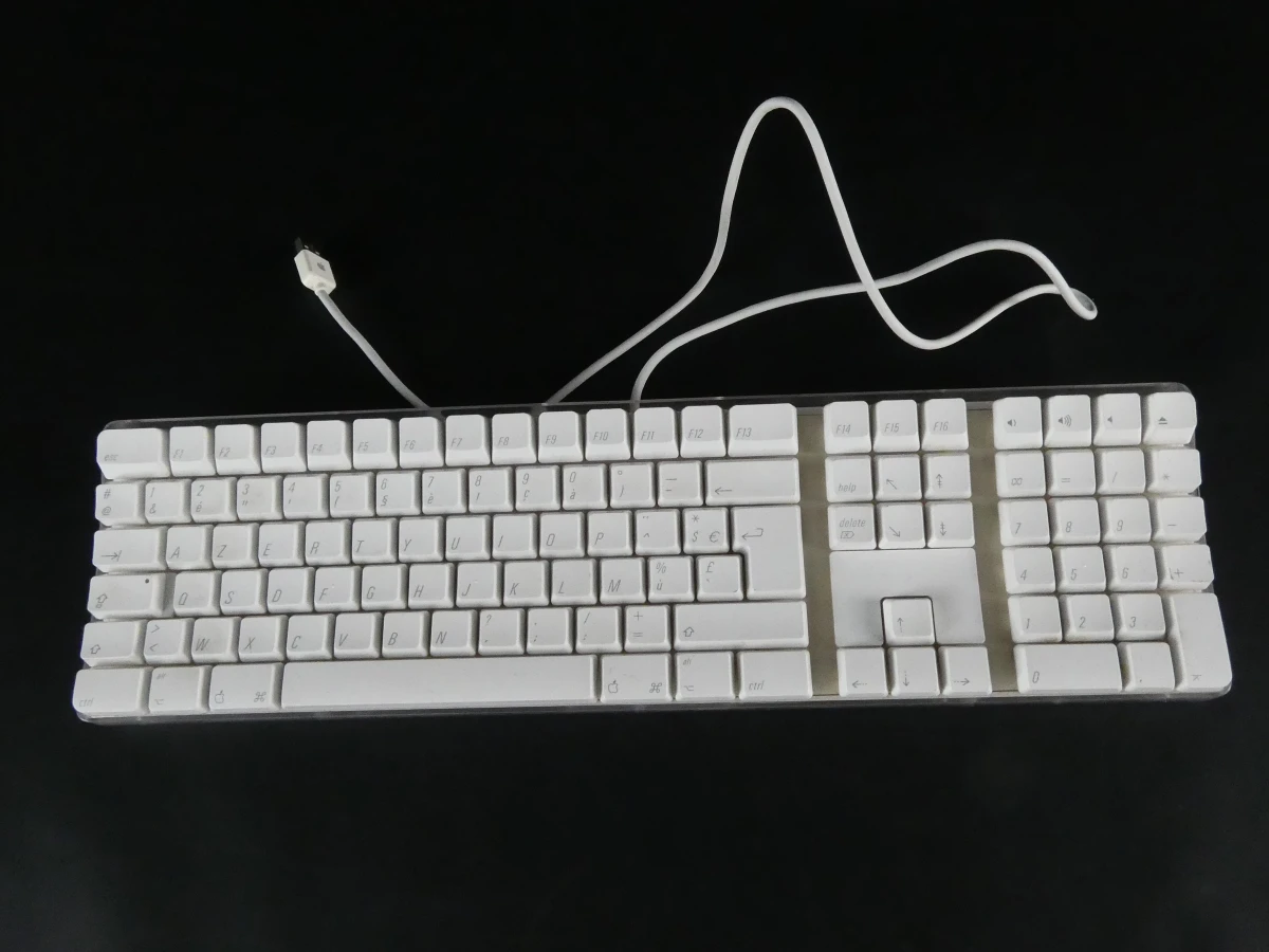 Apple iMac met toetsenbord en muis - foto 11