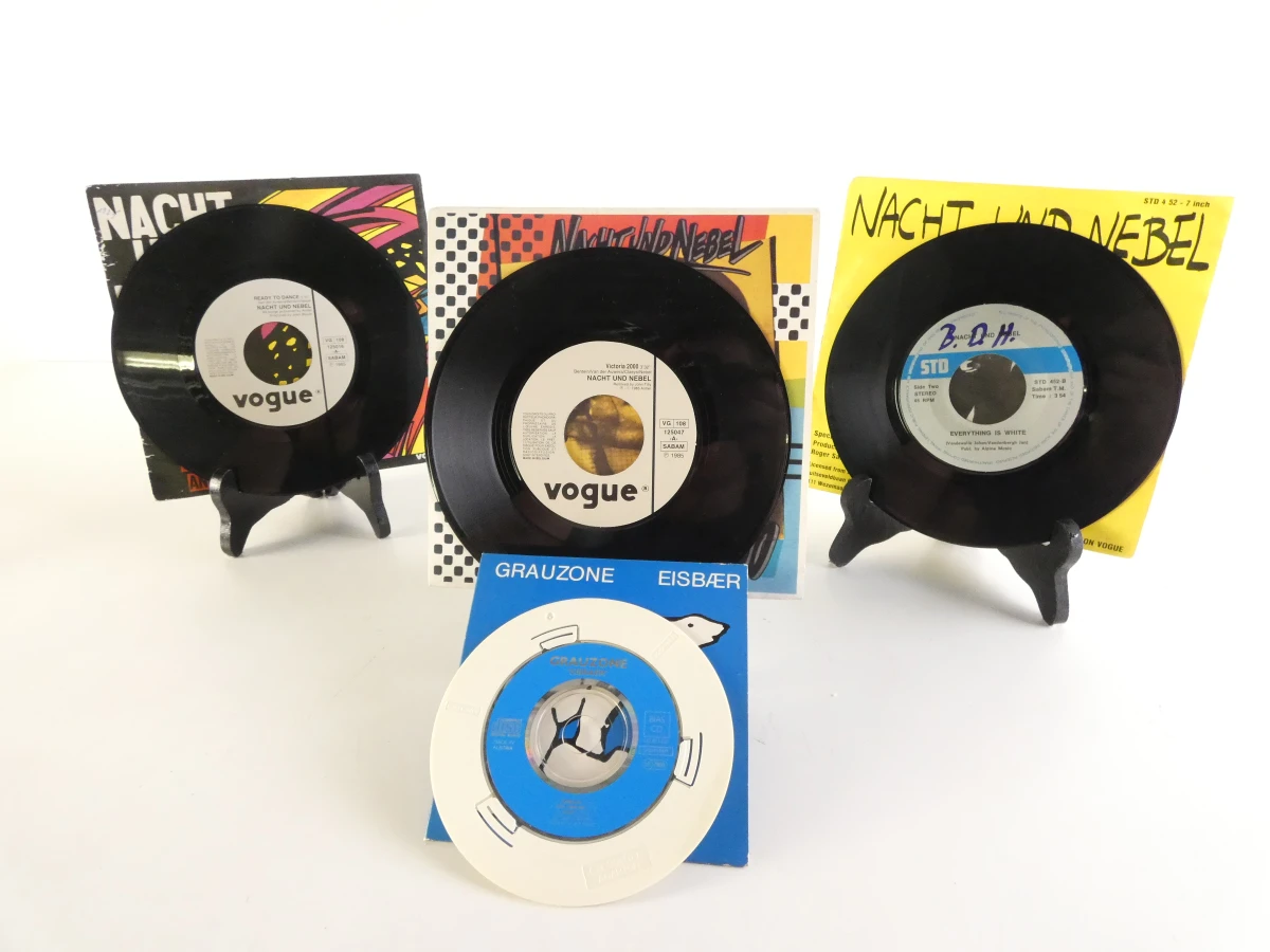 Set bevat vinyl singles en een mini CD - new wave jaren 70 - 80 - foto 13