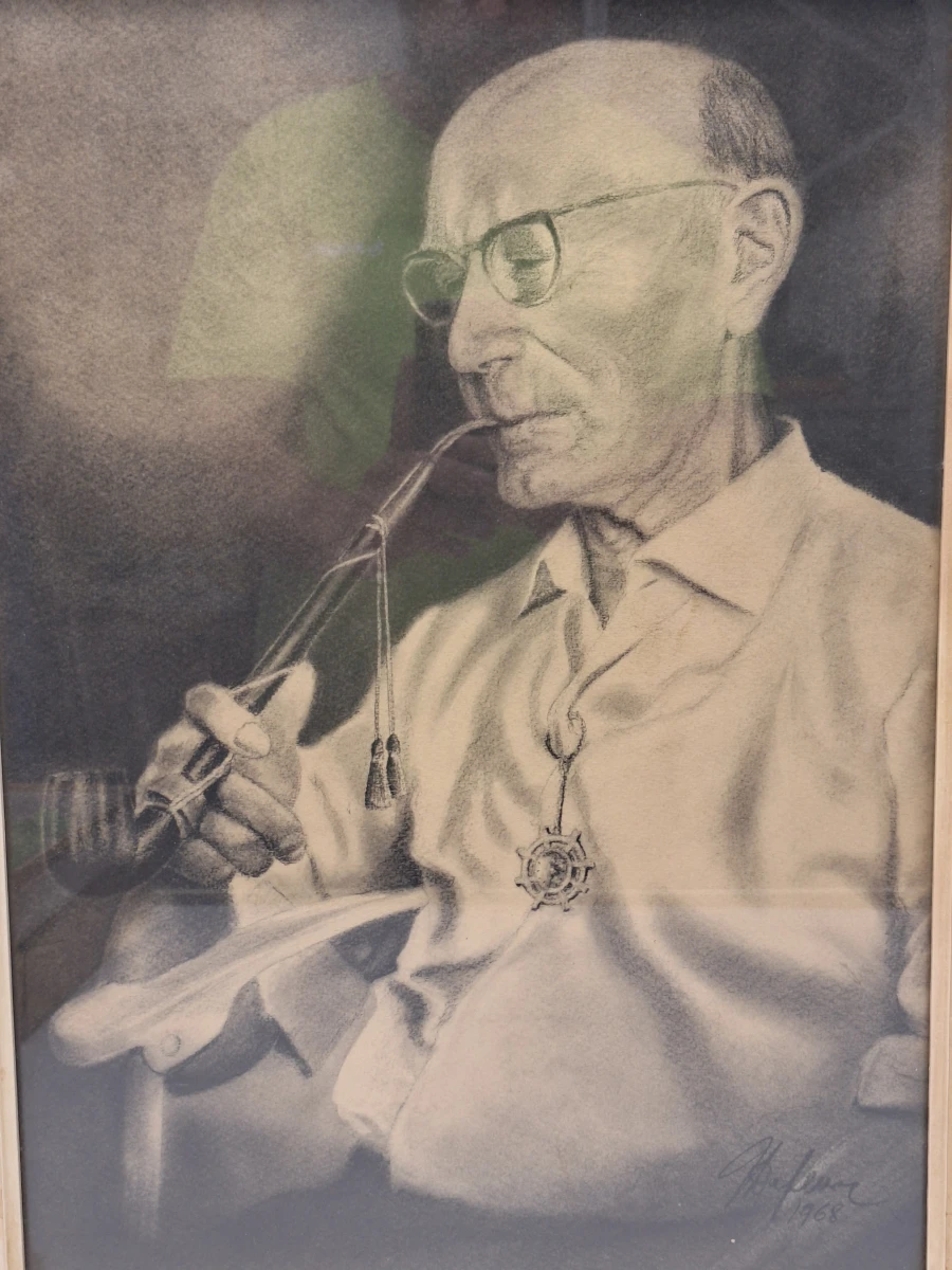 Gesigneerd portret van pijprokende heer - houtskool en pastel, gedateerd 1968 - foto 4