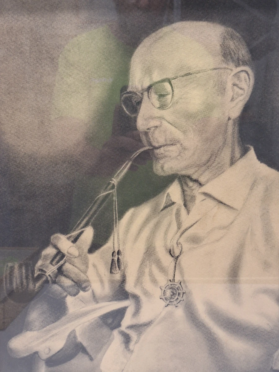 Gesigneerd portret van pijprokende heer - houtskool en pastel, gedateerd 1968 - foto 5