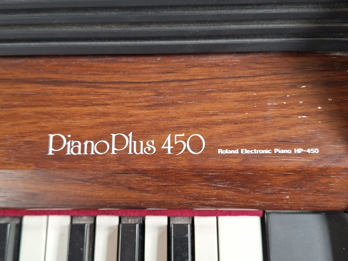 🎹 Zeldzame Vintage Roland Piano Plus 450 (HP-450) Digitale Piano – 88 Gewogen Toetsen & Origineel DP-2 Pedaal 🎹 - foto 2