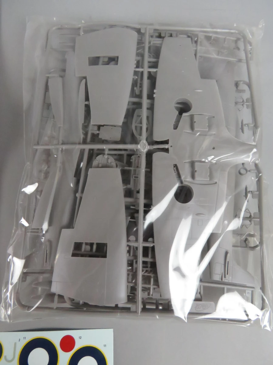 Revell supermarine spitfire - foto 4