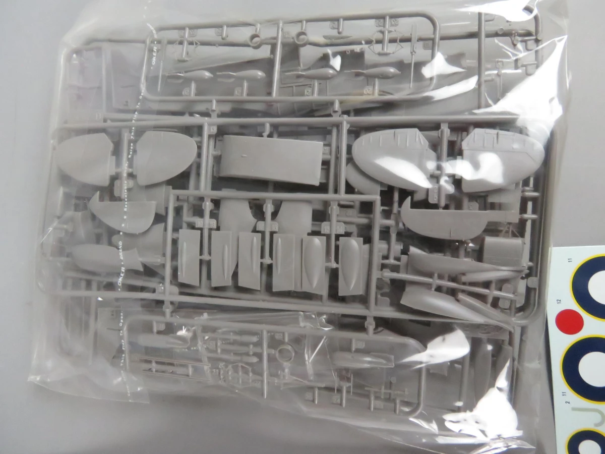 Revell supermarine spitfire - foto 3