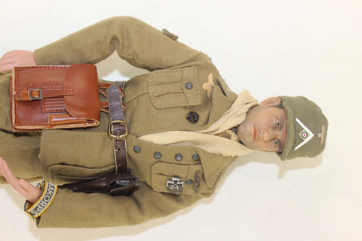 Militaire actiefiguur met uniform en accessoires - foto 6