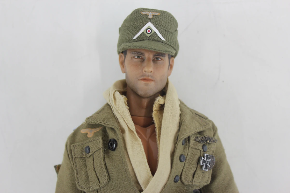 Militaire actiefiguur met uniform en accessoires - foto 7