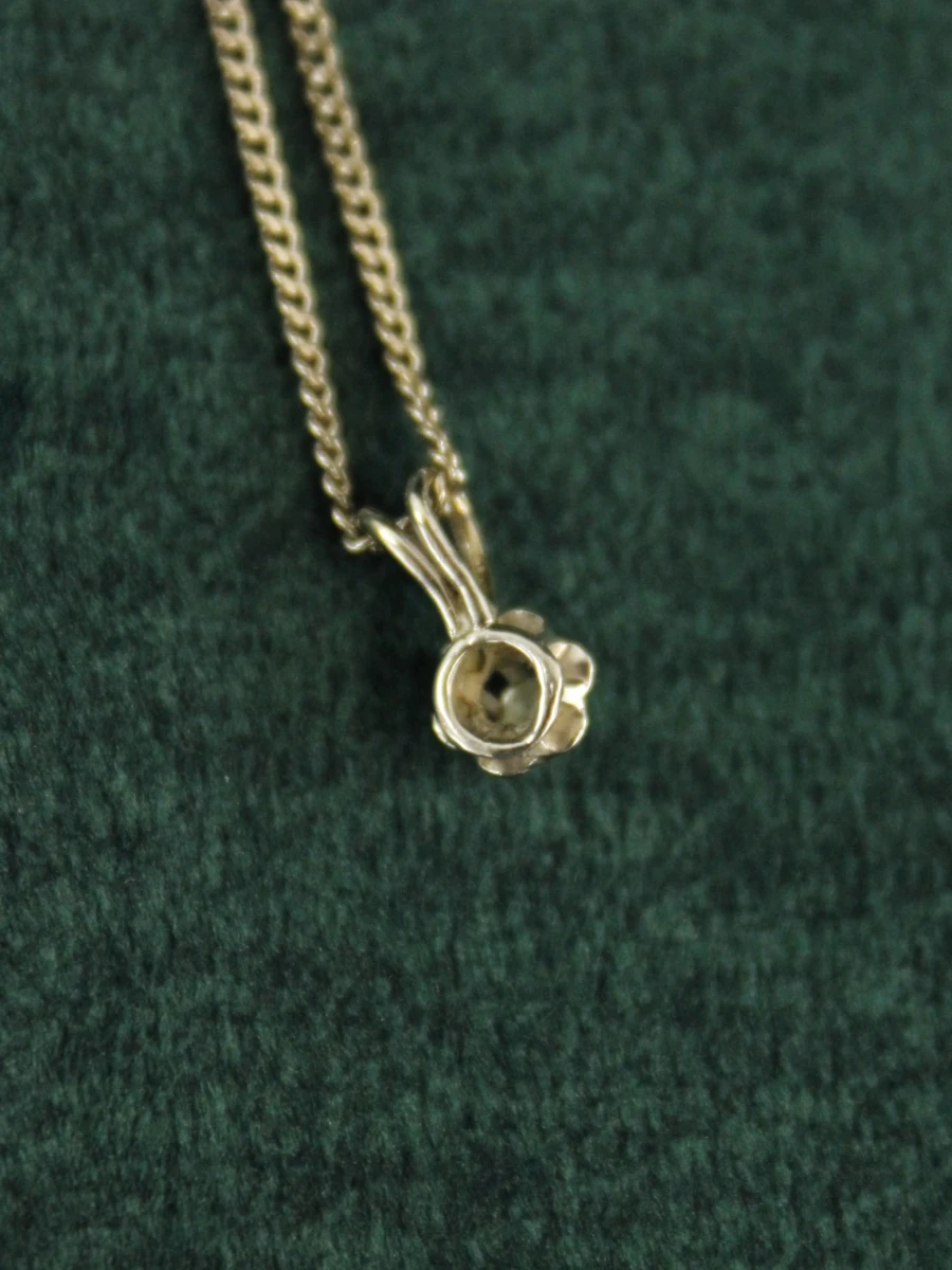 14 karaat witgouden halsketting met bloemvormig diamant hangertje - foto 6