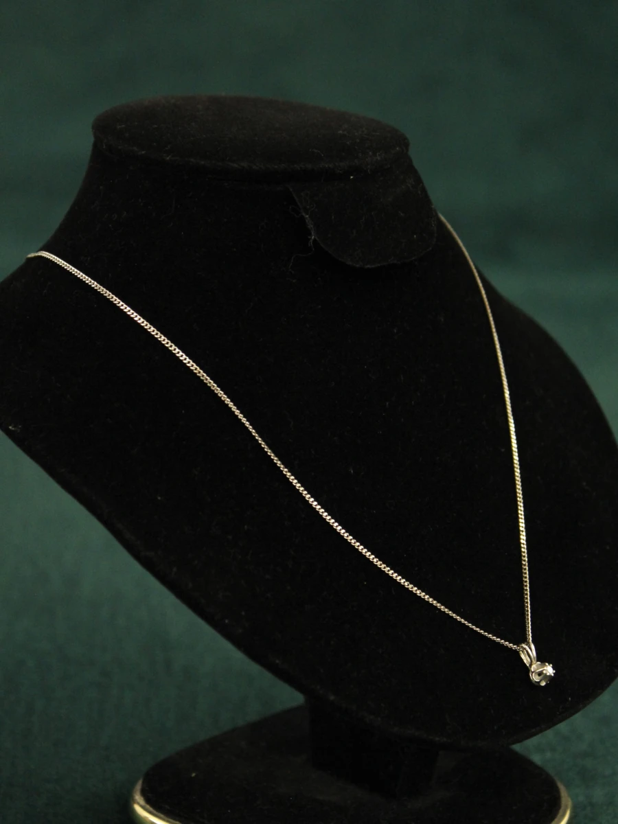 14 karaat witgouden halsketting met bloemvormig diamant hangertje - foto 7