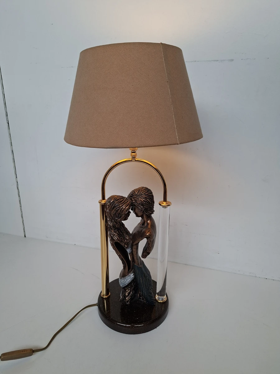 💡 Prachtige Vintage Sculptuur Tafellamp – Romantisch Koppel in Bronzelook - foto 2