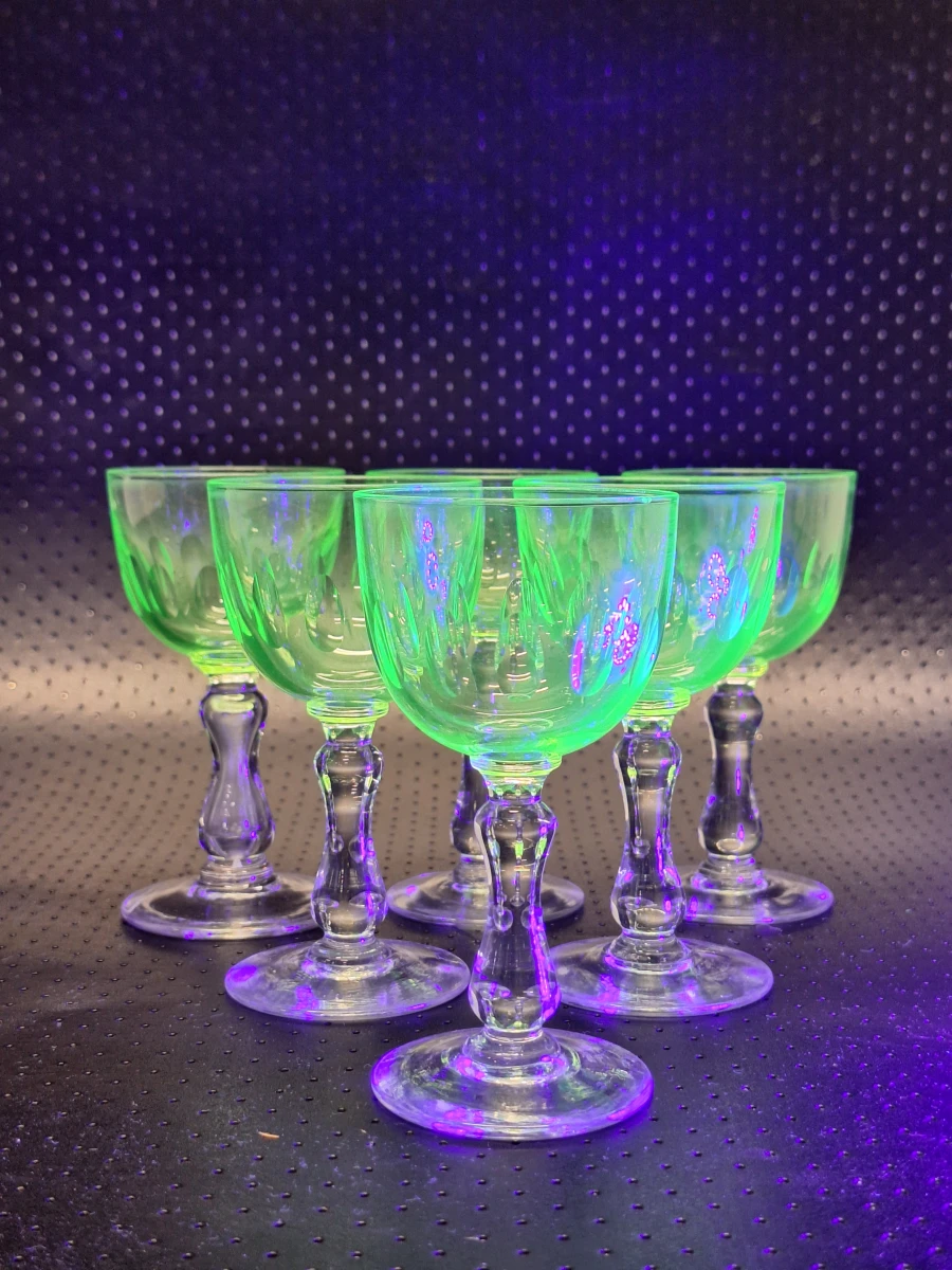 Set van 6 uranium glazen - model Olivier  Val Saint Lambert - foto 2