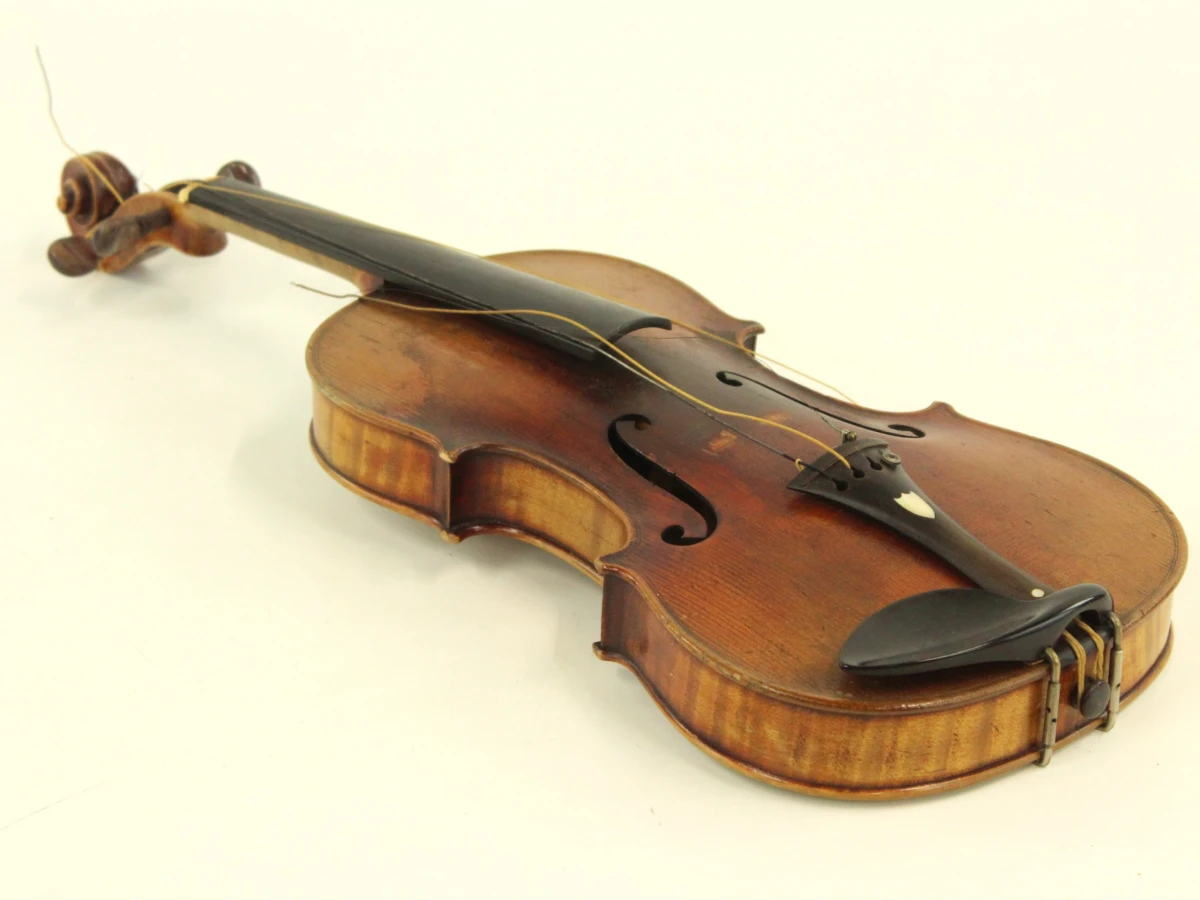 Antieke Guarnerius viool met koffer en accessoires - foto 9